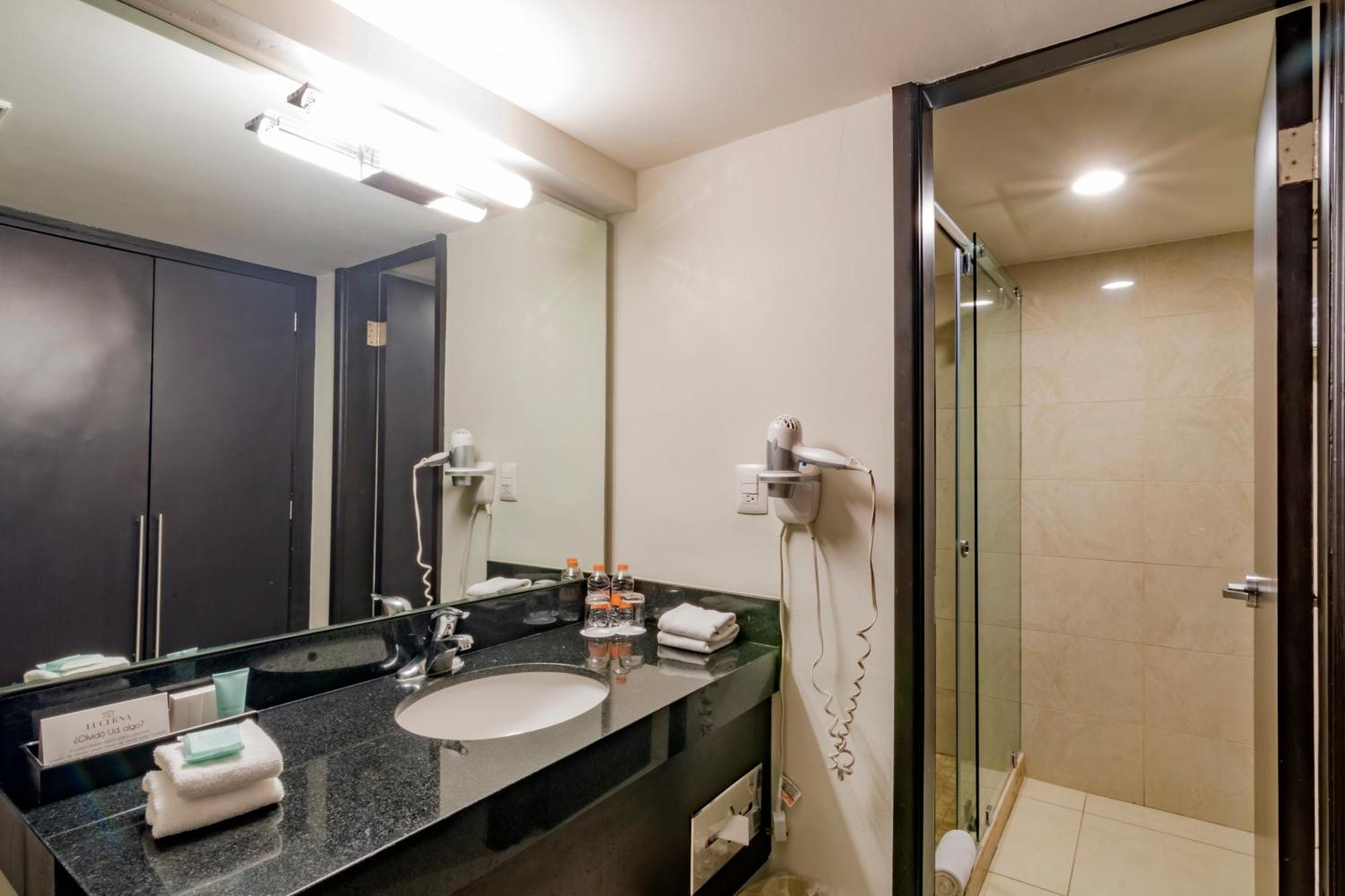 Hotel Lucerna Tijuana Kültér fotó